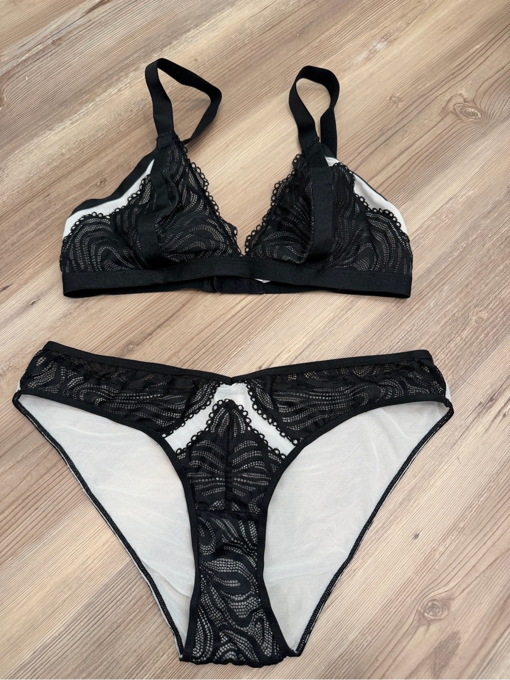 NWOT Auden Black and White Sheer Panty and Bra Lingerie Set-Size M